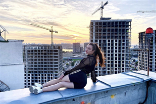 Pretty girl diana from wolfsberg with Dark Brown hair age 26 photo-18