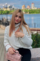 Date ukrainian nastenka from lviv with Blonde hair age 24 photo-4