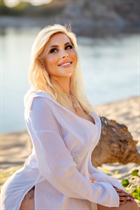 Beautiful Ukrainian woman iryna from zaporozhye with Blonde hair age 48 photo-15