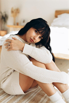 Dating a ukrainian woman galina from chernivtsi with Black hair age 28 photo-5