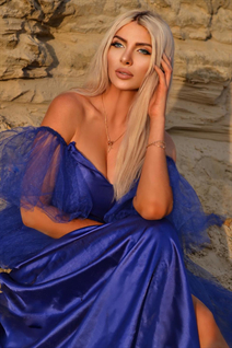 Perfect woman nadiia from tbilisi with Blonde hair age 30