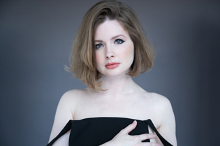 Date fille ukrainienne karina de kyiv avec Chatain clairs cheveux, âge 41 photo-17