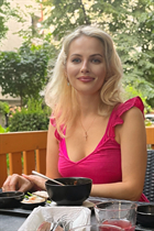 zagreb bride viktoria with Blonde hair age 38 photo-2