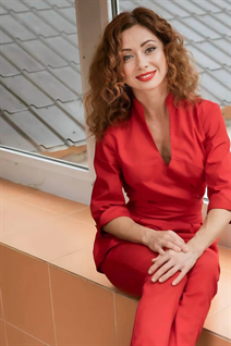 Ukrainian bride svetlana from chernihiv with Dark Brown hair age 51