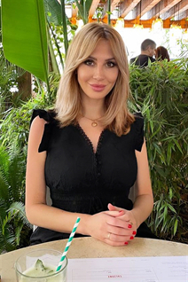Jolie fille galina de lisbon avec Blond cheveux, âge 39