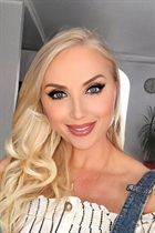 Mariée de kusadasi nataliia avec Blanc gris cheveux, âge 55 photo-8