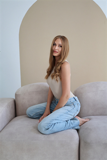 Date ukrainienne alisa de kyiv avec Chatain clairs cheveux, âge 31 photo-14