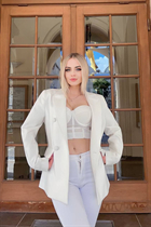 Date ukrainian ekaterina from lviv with Blonde hair age 27 photo-1