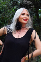 Mariée de kusadasi nataliia avec Blanc gris cheveux, âge 55 photo-24
