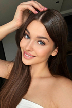 krakow bride viktoria with Dark Brown hair age 19 photo-4