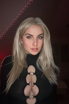 Bride from toronto inna with Blonde hair age 27 photo-12