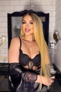 Bride from tbilisi anna with Blonde hair age 35