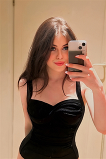 Belle femme ukrainienne célibataire alevtina de kyiv avec Brunette cheveux, âge 22