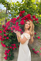 Mujer perfecta meruyert de new york con pelo Rojo y edad 33 photo-4