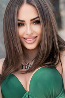 Hermosa mujer de Ucrania nadezhda de dnepr con pelo Marrón claro y edad 31
