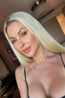 Girl in Ukraine julia from sumy with Blonde hair age 48