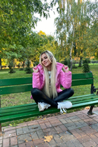 Ukrainian woman online vikky from kiev with Blonde hair age 36 photo-51