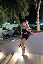 Novia de chicago giulia con pelo Rubio y edad 24 photo-1