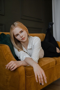 Single Ukrainian bride roksolana from ivano-frankovsk with Blonde hair age 19