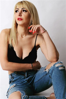 Date ukrainian girl viktoria from dnepr with Blonde hair age 42