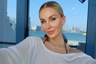 Girl in Ukraine julia from sumy with Blonde hair age 47 photo-11