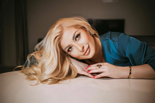 Girl from riga yulia with Blonde hair age 37 photo-19