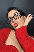 Ukrainian single woman valeria from mariupol with Black hair age 31 photo-59