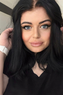 antalya mariée marta avec Noirs cheveux, âge 35