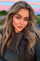 Mujer ucraniana en línea ekaterina de cherkassy con pelo Marrón oscuro y edad 21 photo-1