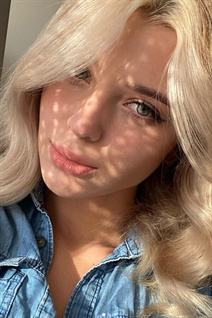 Ukrainain women tatiana from kiev with Blonde hair age 23