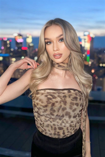Chica de rybnik julia con pelo Rubio y edad 22