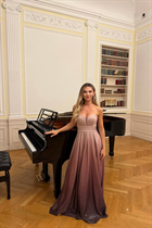 Pretty girl victoria from vienna  with Light Brown hair age 35 photo-51