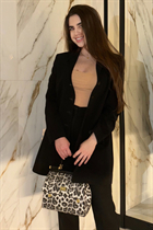 Beautiful woman of ukrainian anna from kiev with Dark Brown hair age 22 photo-2