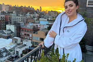 Pretty girl angelina from houston with Dark Brown hair age 33 photo-32