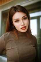 Épouse d'Ukraine alina de rivne avec Chatain clairs cheveux, âge 27 photo-2