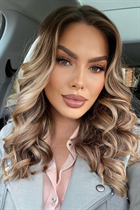 pristina mariée andrijana avec Chatain clairs cheveux, âge 31 photo-14