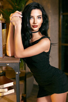 Jolie fille ukrainienne marina de kiev avec Noirs cheveux, âge 30 photo-1