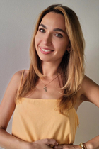 Ukrainian beauty alena from kyiv with Light Brown hair age 38 photo-3