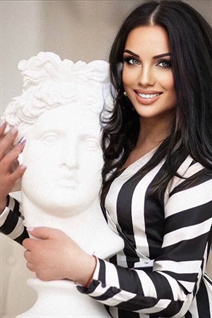 Russian girl chat with iren from kiev with Black hair age 41