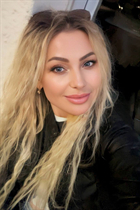 Bride from vienna olena with Blonde hair age 50 photo-23