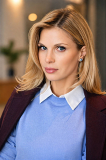 Femme parfaite eugenia de barcelona avec Blond cheveux, âge 45