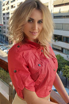 Bride from valencia elena with Blonde hair age 38 photo-14