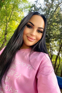 Belles femmes ukrainiennes oksana de chernivtsi aux cheveux Noirs, age 44