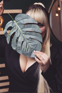 Lady from Ukraine caroline from pokrovsk with Blonde hair age 34