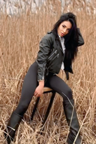 Femme parfaite elina de madrid avec Noirs cheveux, âge 37 photo-16