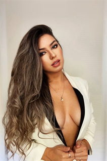 Mujer argentina hermosa esther de buenos aires con pelo Marrón claro y 39 años