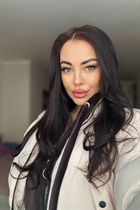 Ukrainian wife yuliia from kyiv with Black hair age 31 photo-27