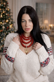 Belle femme ukrainienne irina de weiz avec Noirs cheveux, âge 42