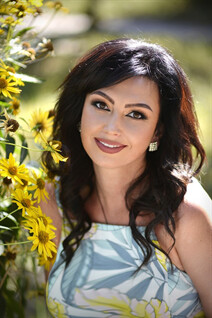 Ukrainian woman for marriage elena from kharkov with Dark Brown hair age 36