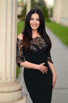 Hermosa chica ucraniana yulia de des-moines con pelo Negro y edad 45 photo-2